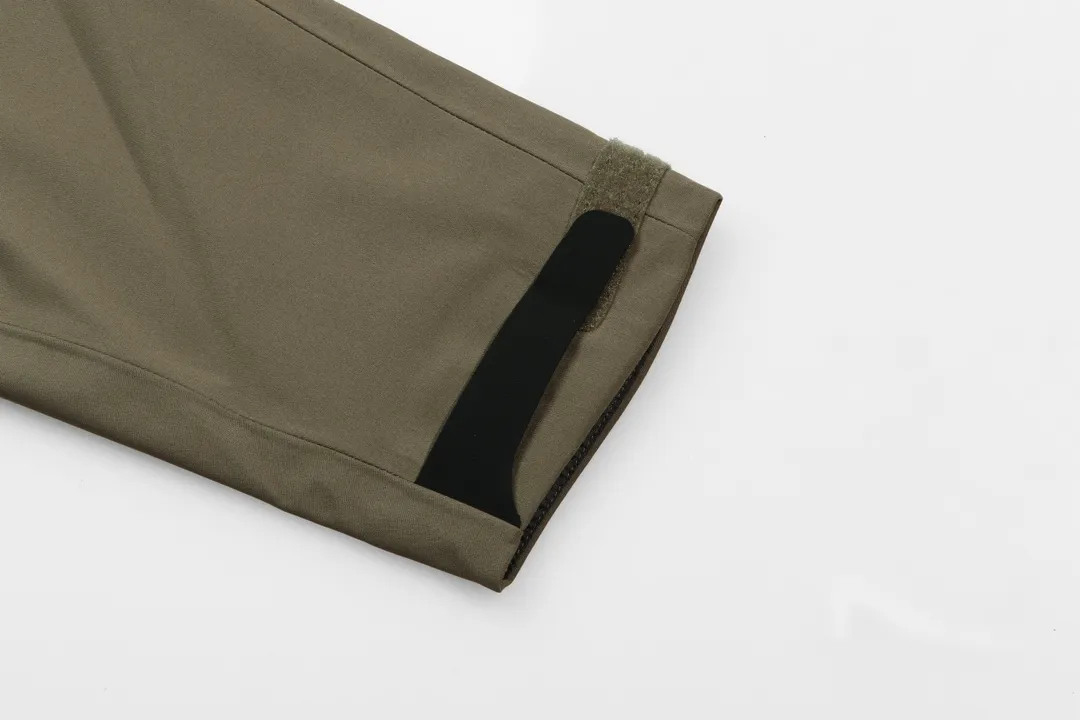 ARCTERYX Beta SV ZP YKK ， ， ， 。 Beta LT ， 。 bluesign@ N 3LGORE-TEX ， Wear-Resistant， 、 Breathable， 。 Storm Hood™ ， Water Tight™ ， ， ， 。 BETA： 。 ， Wear-Resistant。 GORE-TEX： 、 、Breathable 。 ，VISLON ， Velcro ， Zip-in， ARC TERYX ： Navy Blue Size：S-XL